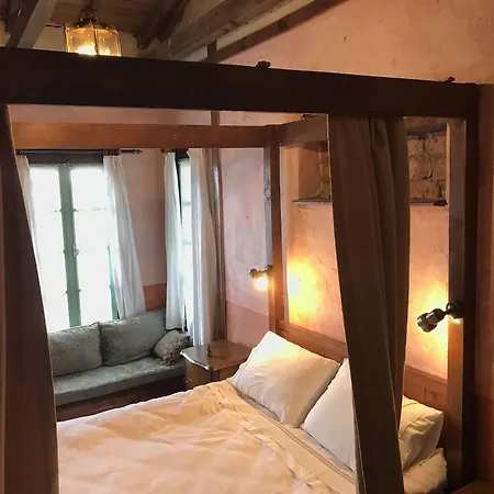 Mosaic Hotel 3*